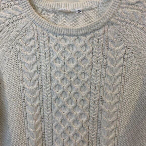 GAP Heavy Knit White Sweater - Picture 3 of 5